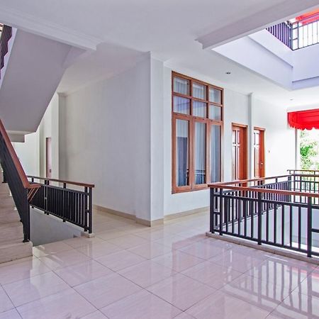 Reddoorz @ Plemburan Hotel Sleman  Buitenkant foto