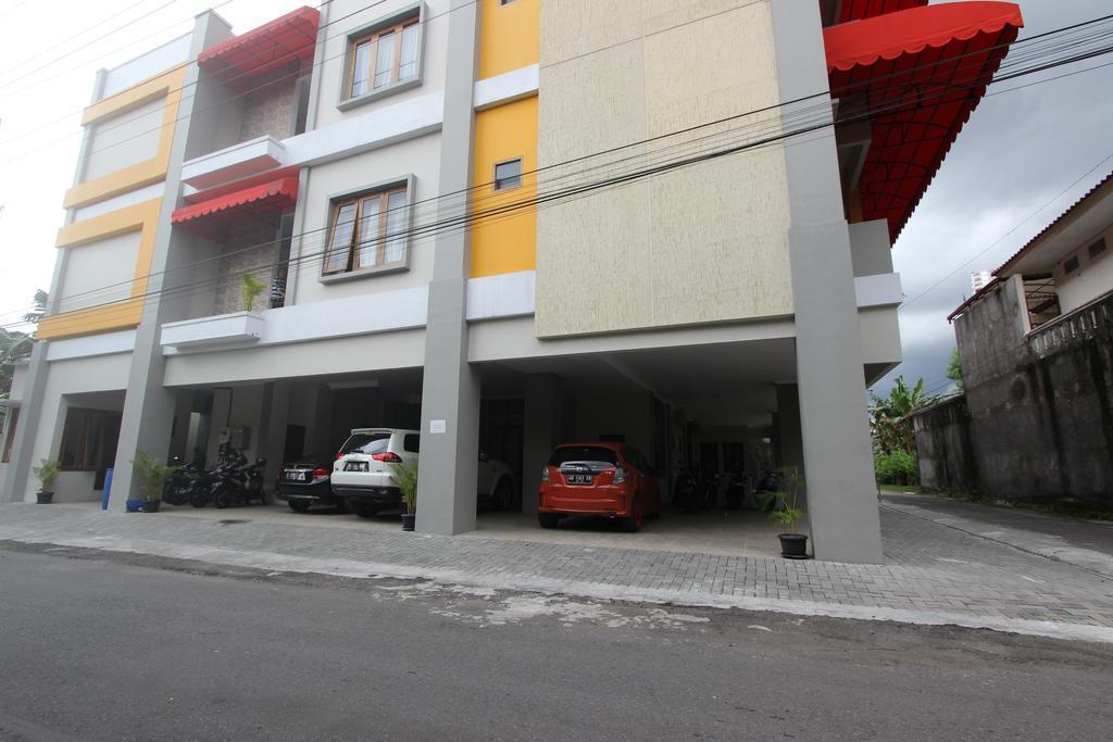 Reddoorz @ Plemburan Hotel Sleman  Buitenkant foto