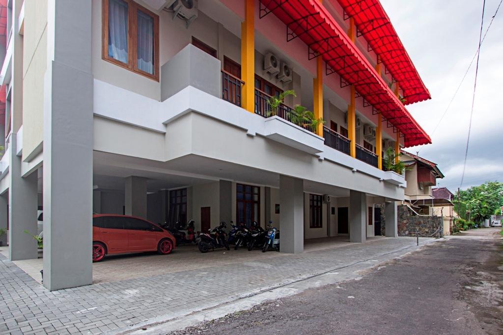 Reddoorz @ Plemburan Hotel Sleman  Buitenkant foto